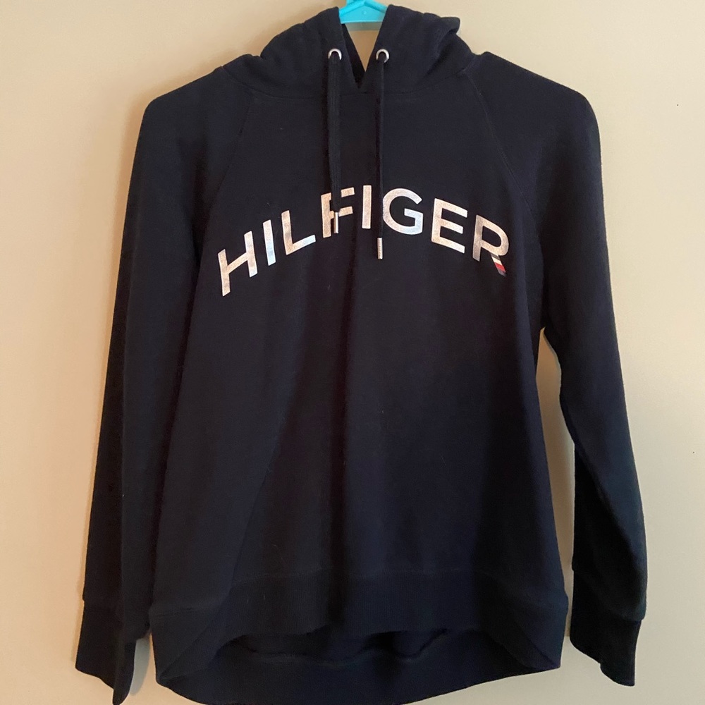 Black sweatshirt